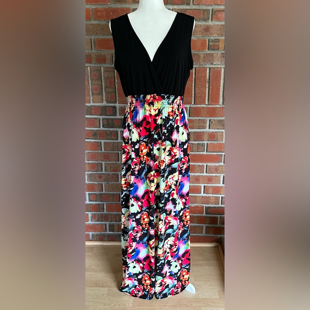 NWOT Boohoo - COLORFUL ROSE PRINT MAXI DRESS, side 8